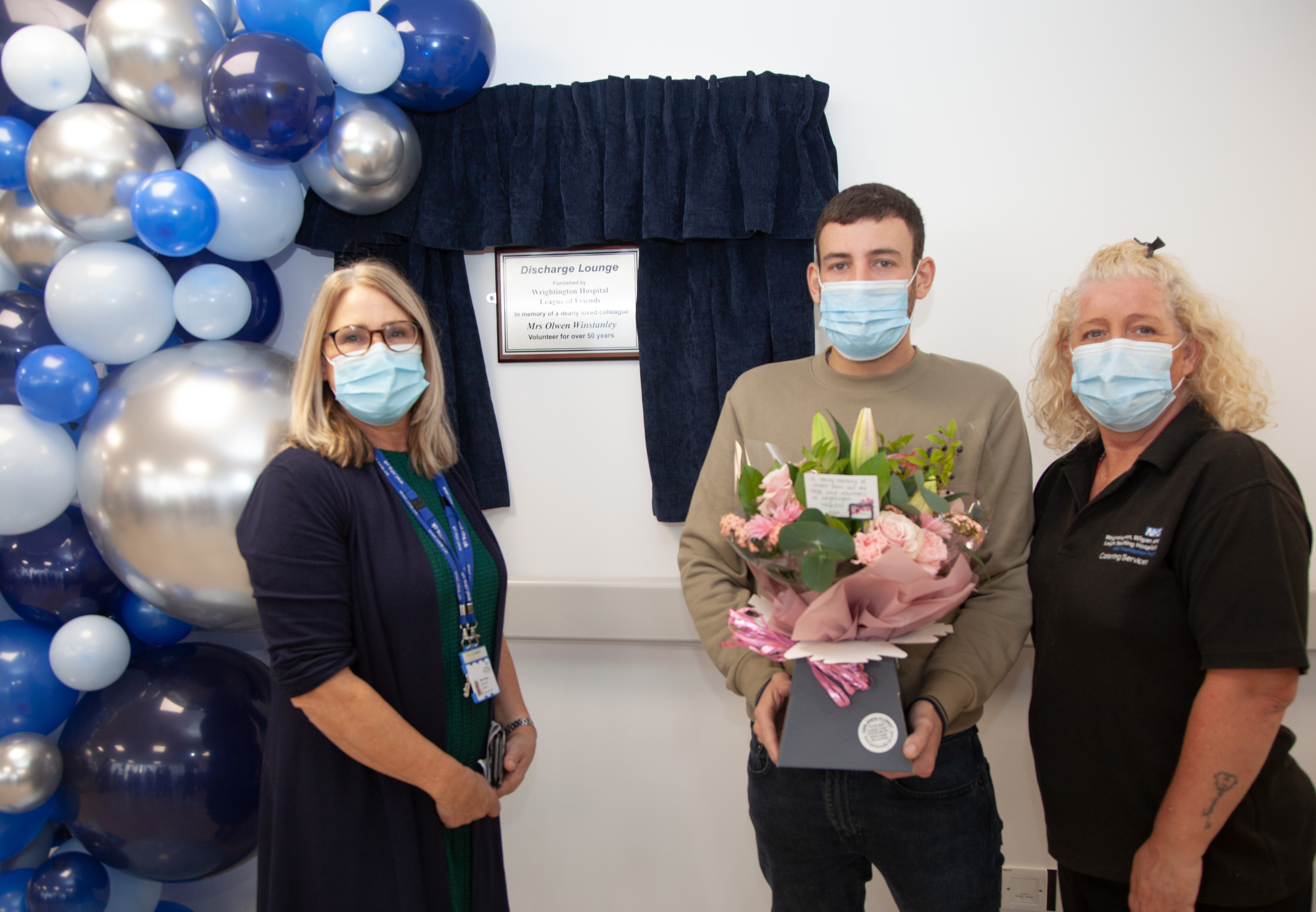 Discharge Lounge - Lloyd Winstanley with Tracey Hurst and Deputy Chief Executive Mary Fleming (left)